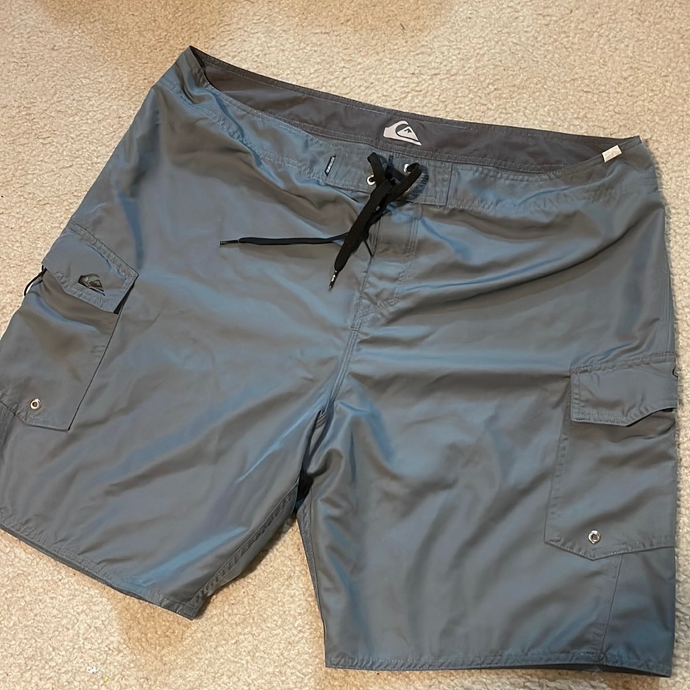 Gray board shorts quicksilver like new